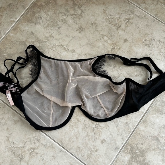 Victoria’s Secret Bra NWT - Picture 3 of 4